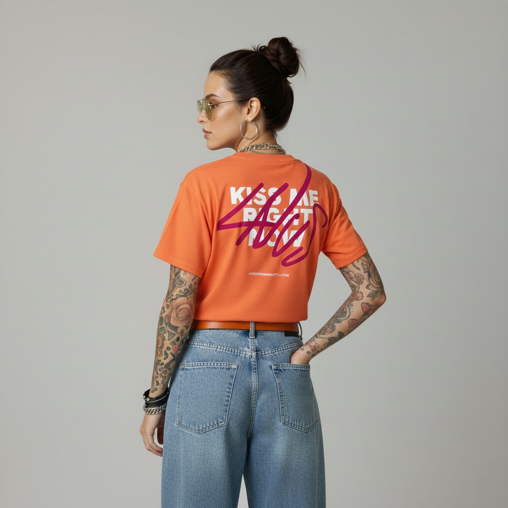 KISS ME RIGHT NOW T-SHIRT ORANGE